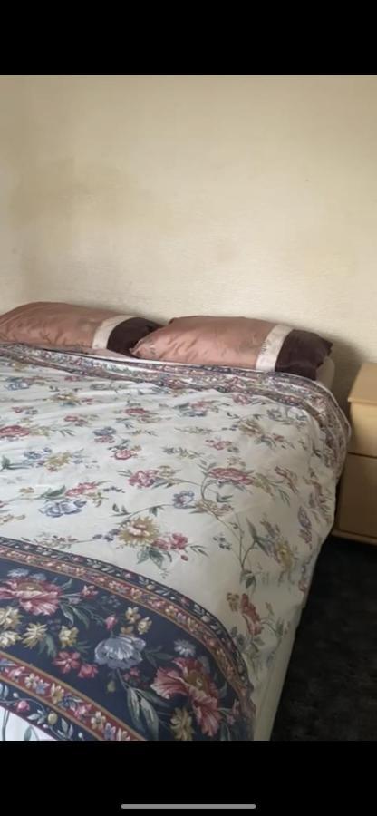 132 Daire Bushbury Dış mekan fotoğraf