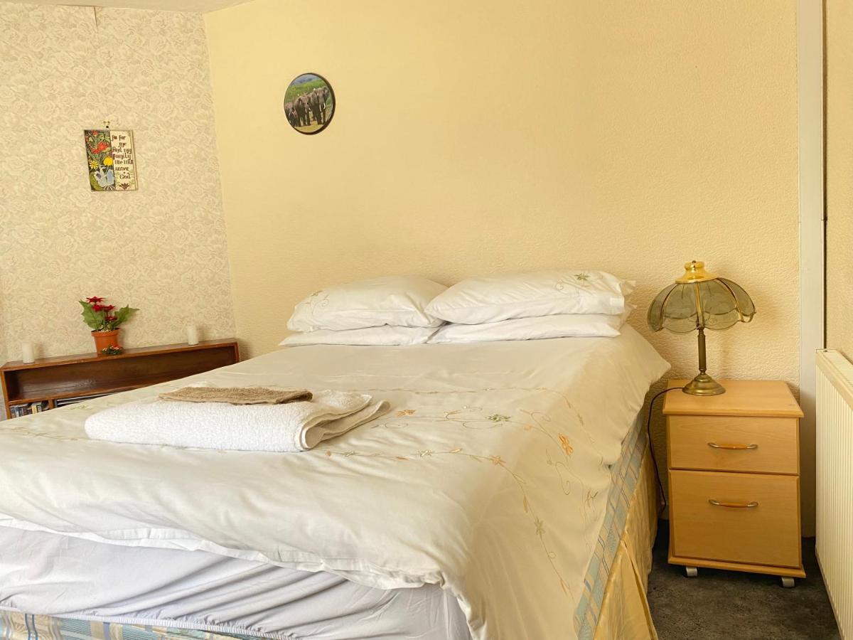 132 Daire Bushbury Dış mekan fotoğraf